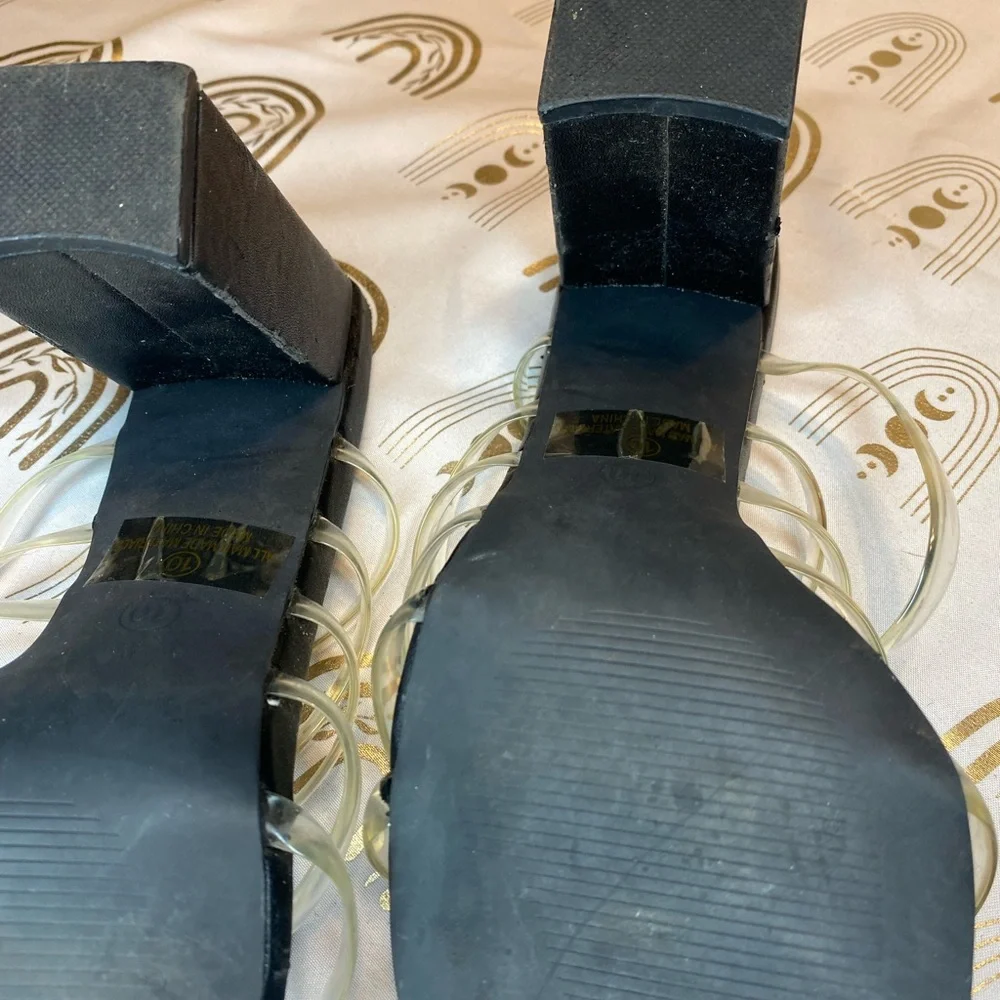 Elegant Black and White Heels with Timeless Design